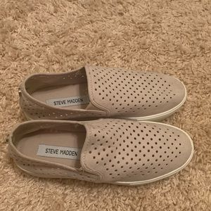 Steve Madden slip one